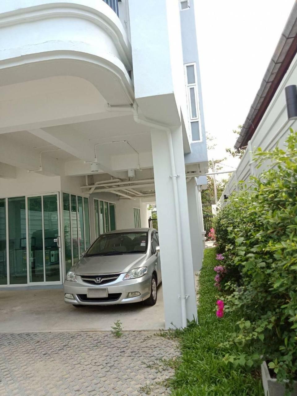 Teak Villa Бангкок Екстер'єр фото